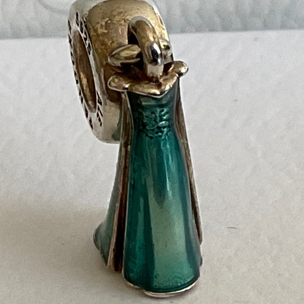 Pandora Elsa’s Dress Disney Charm 👗